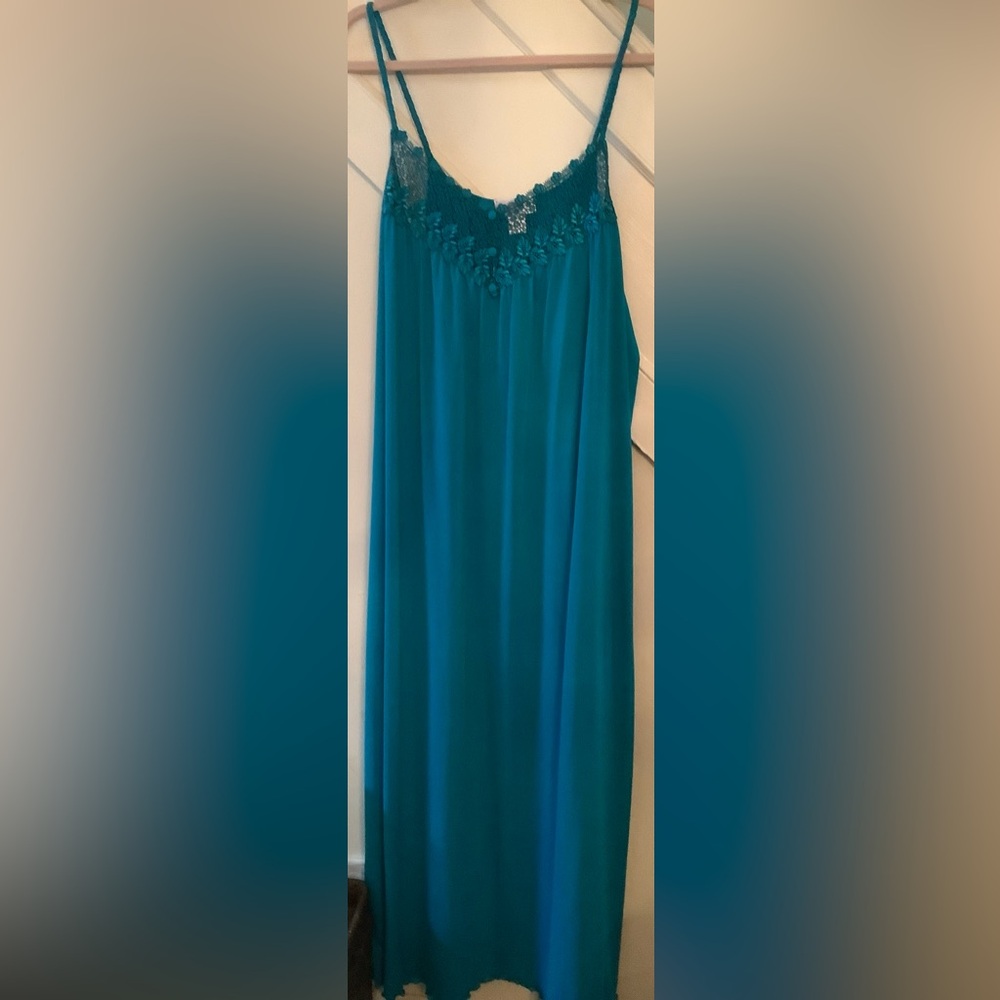 New w/o Tags Shadowline 3X Nightgown “Beloved” Dark Jade Green, Lace Neckline